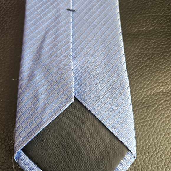 Perry Ellis portfolio 100 percent silk tie - Picture 4 of 4